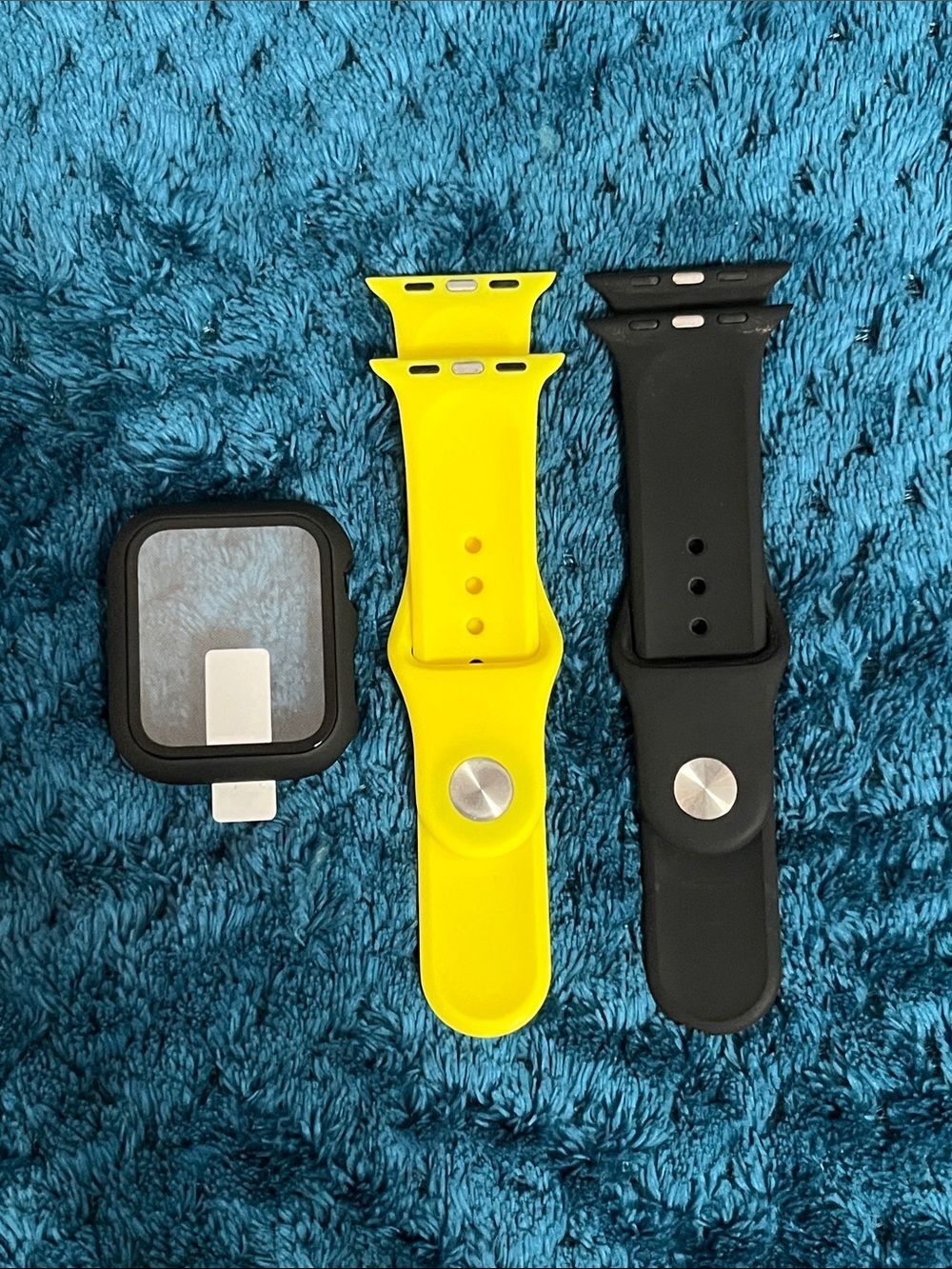Apple SE smartwatch silicone bands and watch protector